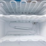 Сколько раз в год нужно размораживать холодильник Атлант